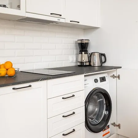 Sunny Coast With In By Renters *