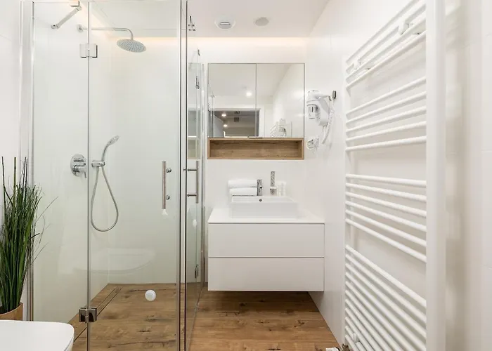 Sunny Coast With In By Renters *